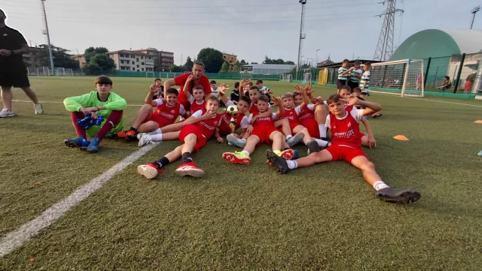 Foto: Škola fudbala Božur Foto: Škola fudbala Božur