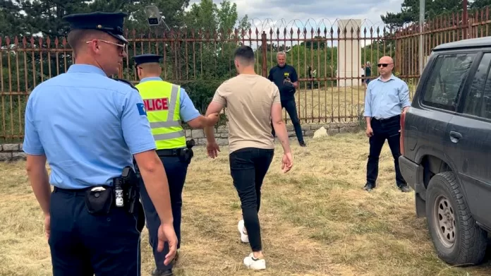 Više privođenja na Gazimestanu (Foto Kim) Više privođenja na Gazimestanu (Foto Kim)