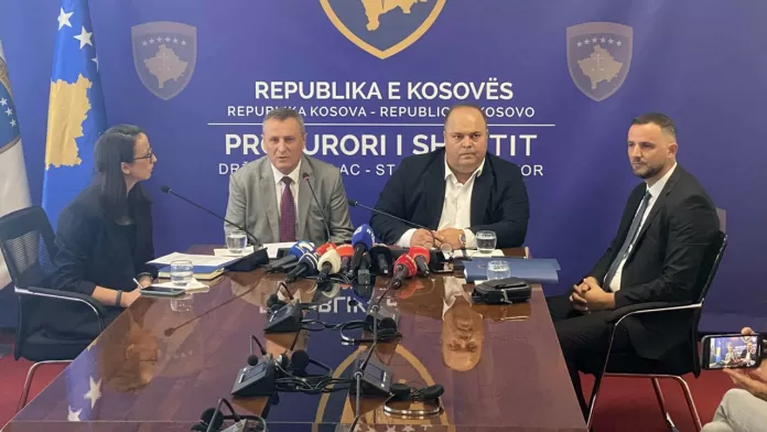 Specijalno tužilaštvo podiglo optužnicu protiv 21 osobe za ratne zločine na Kosovu (Foto Ekonoomija onlajn) Specijalno tužilaštvo podiglo optužnicu protiv 21 osobe za ratne zločine na Kosovu (Foto Ekonoomija onlajn)