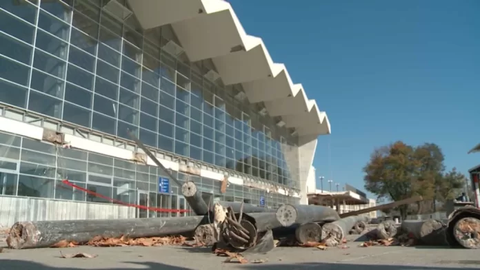 Pad nadstrešnice na železničkoj stanici u Novom Sadu (Foto: N1) Pad nadstrešnice na železničkoj stanici u Novom Sadu (Foto: N1)
