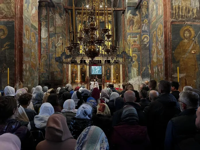Foto: Manastir Visoki Dečani Foto: Manastir Visoki Dečani