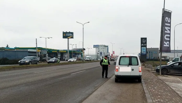 Gnjilane: U vozilu srpskog državljanina policija pronašla neocarinjenu robu (Foto: Kosovska policija)
