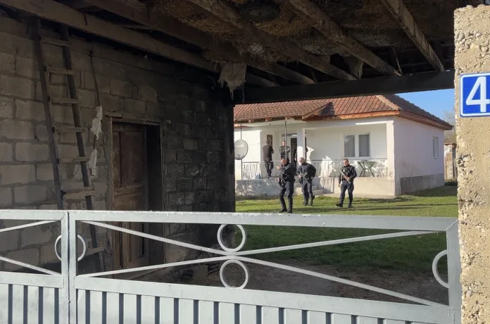 Policija pretresa kuću u Goraždevcu
