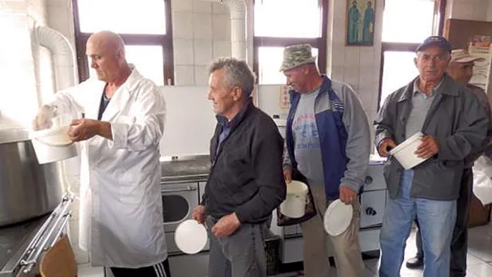 Narodna kuhinja „Majka devet Jugovića“ ima zalihe za još nekoliko meseci, pomoć neophodna (Foto: arhiva Kim) Narodna kuhinja „Majka devet Jugovića“ ima zalihe za još nekoliko meseci, pomoć neophodna (Foto: arhiva Kim)