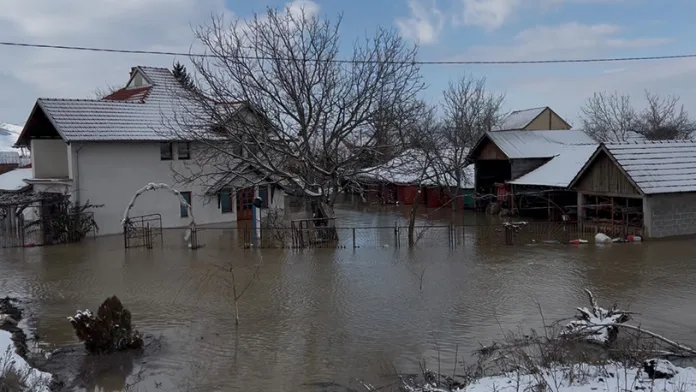 Radevo, poplave (Foto Kim) Radevo, poplave (Foto Kim)