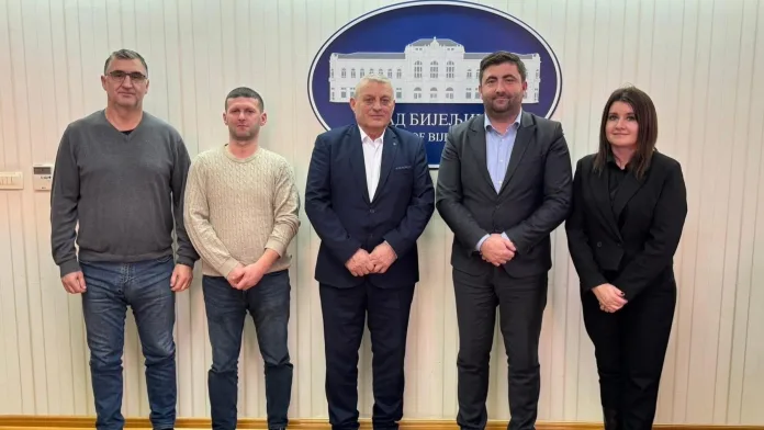 Danu Republike Srpske u Bijeljini prisustvovali gosti iz Goraždevca (Foto: Ljubiša Petrović, fejsbuk) Danu Republike Srpske u Bijeljini prisustvovali gosti iz Goraždevca (Foto: Ljubiša Petrović, fejsbuk)