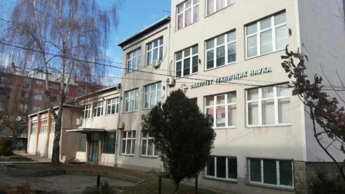 Fakultet Tehničkih nauka univerziteta u Prištini sa privremenim sedištem u Kosovskoj Mitrovici/FTN (Foto: Radio Kontakt plus) Fakultet Tehničkih nauka univerziteta u Prištini sa privremenim sedištem u Kosovskoj Mitrovici/FTN (Foto: Radio Kontakt plus)