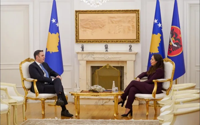 Haradinaj i Abdidžiku sa Osmani: Podrška učešću Kosova u Odboru za mir (Foto: Ljumir Abdidžiku)