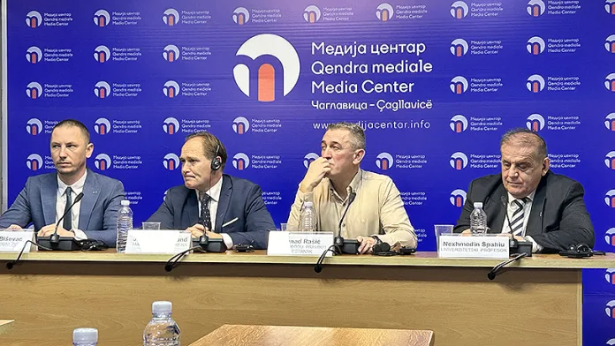 Učesnici debate (Foto: Kim)