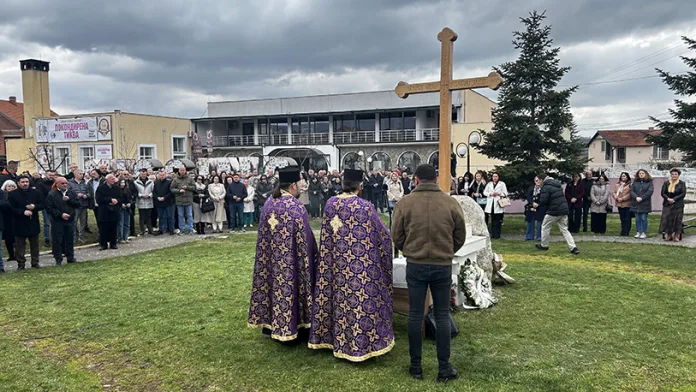 U Gračanici obeležena godišnjica početka bombardovanja na SRJ (Foto: Kim) U Gračanici obeležena godišnjica početka bombardovanja na SRJ (Foto: Kim)