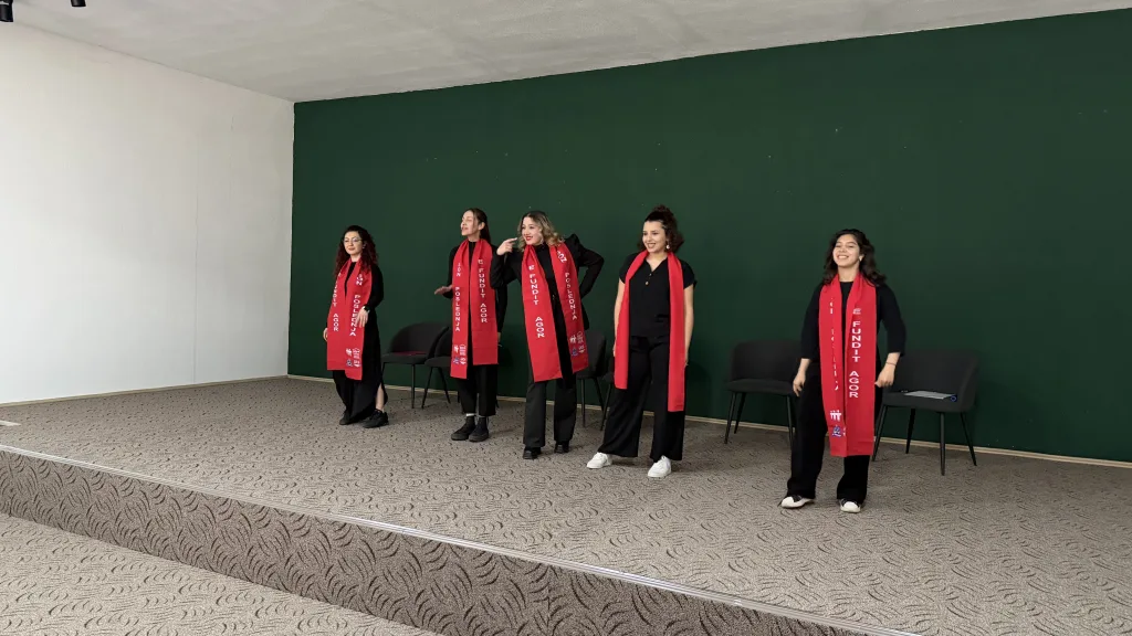 U Vitomirici izvedena predstava „Poslednja“ o femicidu i nasilju nad ženama 1 Predstava "Poslednja" izvedena u Vitomirici (Foto: Radio Goraždevac)