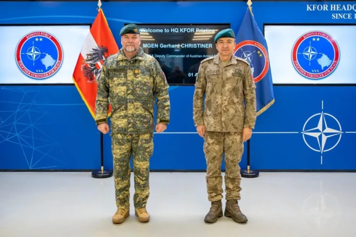 Ulutaš sa načelnikom Generalštaba Austrije (Foto: KFOR) Ulutaš sa načelnikom Generalštaba Austrije (Foto: KFOR)