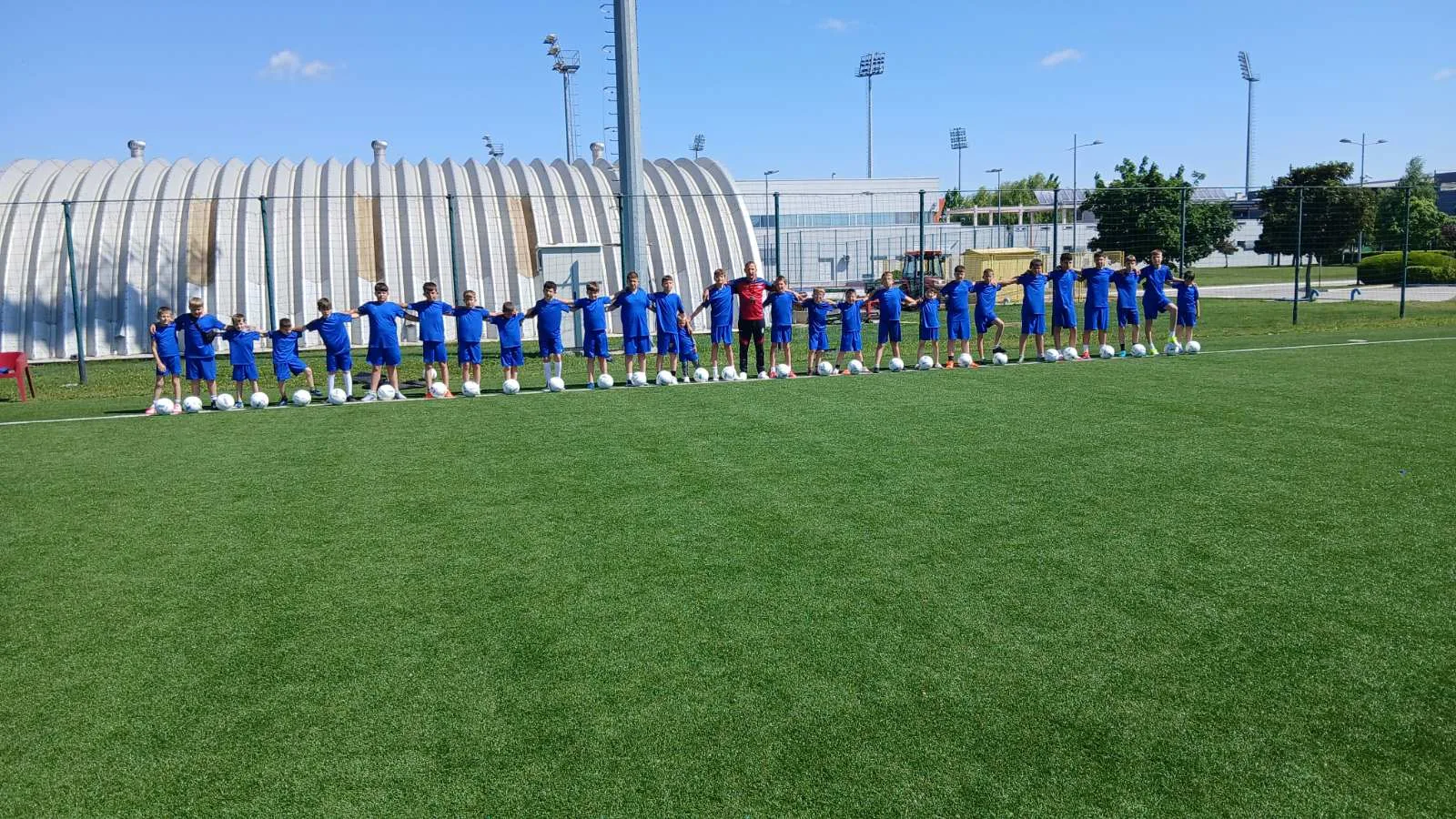 Božuri iz Velike Hoče i Orahovca vredno treniraju u Sportskom centru FSS 2 1000039039