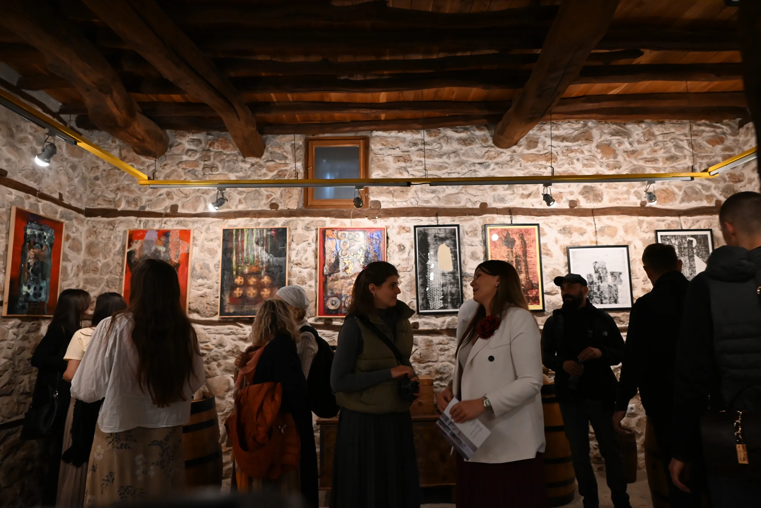 U Velikoj Hoči održana izložba "Tri lica umetnosti" 2 DSC 1383 scaled