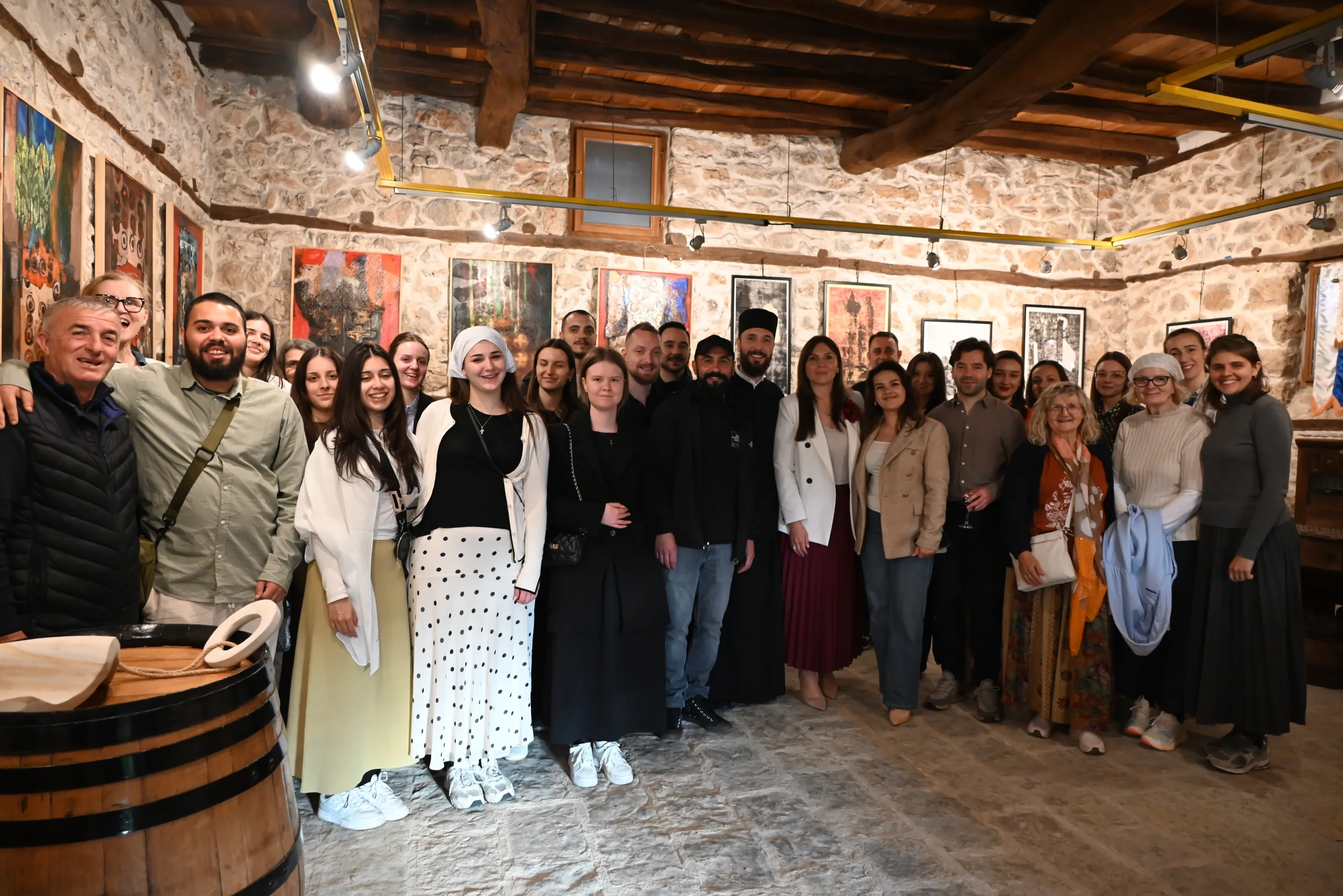 U Velikoj Hoči održana izložba "Tri lica umetnosti" 1 DSC 1391 scaled