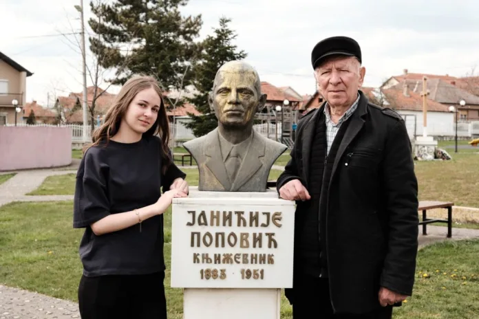 Helena Popović osvojila drugo mesto na republičkom takmičenju recitatora u Valjevu (Foto> Radio Kim) Helena Popović osvojila drugo mesto na republičkom takmičenju recitatora u Valjevu (Foto> Radio Kim)