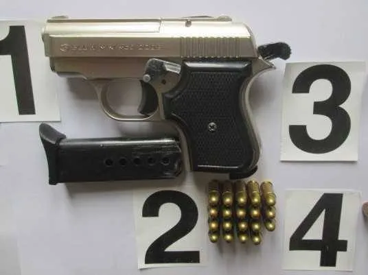 Kontrole u školama – zaplenjen pištolj u Srbici 1 Pistolj i municija