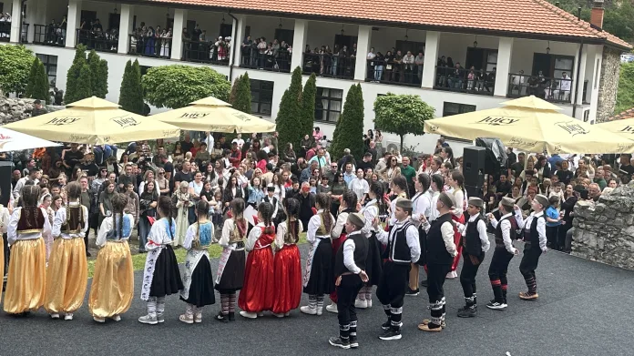 Smotra folklora u Svetim Arhangelima (Foto: Radio Goraždevac) Smotra folklora u Svetim Arhangelima (Foto: Radio Goraždevac)