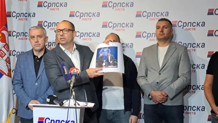 Simić: Rašić doprineo današnjim hapšenjima Srba u Gračanici (Foto Radio: Kim) Simić: Rašić doprineo današnjim hapšenjima Srba u Gračanici (Foto Radio: Kim)