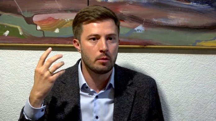 Stefan Surlić ocenio u Gračanici da srpska zajednica nikada nije bila tretirana kao ravnopravan politički faktor na Kosovu (Foto Kim) Stefan Surlić ocenio u Gračanici da srpska zajednica nikada nije bila tretirana kao ravnopravan politički faktor na Kosovu (Foto Kim) Stefan Surlić ocenio u Gračanici da srpska zajednica nikada nije bila tretirana kao ravnopravan politički faktor na Kosovu (Foto Kim) Stefan Surlić ocenio u Gračanici da srpska zajednica nikada nije bila tretirana kao ravnopravan politički faktor na Kosovu (Foto Kim)