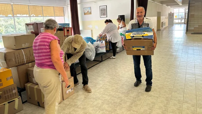 Đedov sabor okupio i humanitarce koji su pomogli deci u Osojanu (Foto: Radio Goraždevac) Đedov sabor okupio i humanitarce koji su pomogli deci u Osojanu (Foto: Radio Goraždevac)