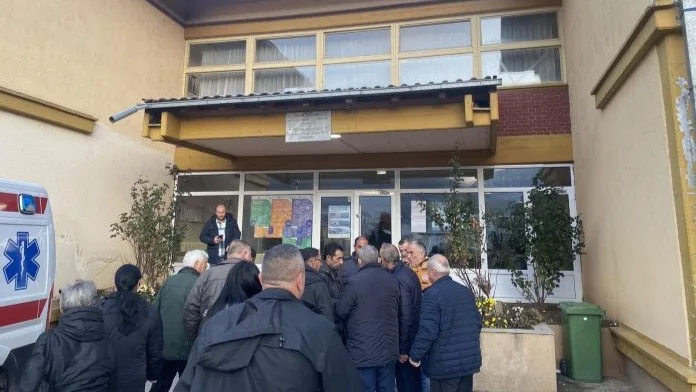 Glasanje u OŠ „Meša Selomović“ (Foto: Radio Goraždevac) Glasanje u OŠ „Meša Selomović“ (Foto: Radio Goraždevac)