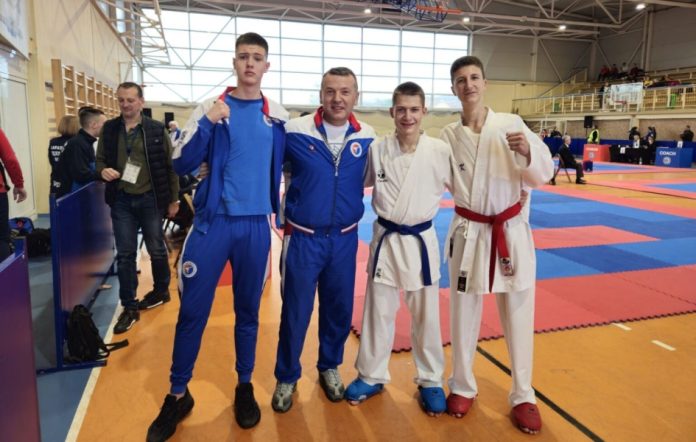 Karate klub iz Mitrovice osvojio srebro na državnom prvenstvu Srbije (Foto OKK Kosovska Mitrovica)