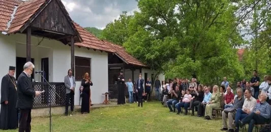 Pesnička reč u čast profesora i književnika Slobodana Kostića 5. oktobra u Rečanu (Foto arhiva Dom kulture Gračanica)