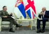 Mojsilović rekao lordu Koukeru: Vojska Srbije priznaje samo KFOR na Kosovu Milan Mojsilović i lord Kouker (Foto: Beta)