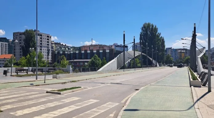 KFOR menja prisustvo na mostu na Ibru, pojačava snage na severu Kosova Most na Ibru (Foto: Kim)