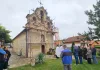 U Velikoj Hoči osveštana nova crkvena zvona: „Neka njihov glas dugo odjekuje“ Postavljanje zvona u Velikoj Hoči (Foto: Parohija Velika Hoča)